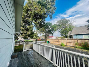 *Sweet Houston*/12ppl/3br/1b